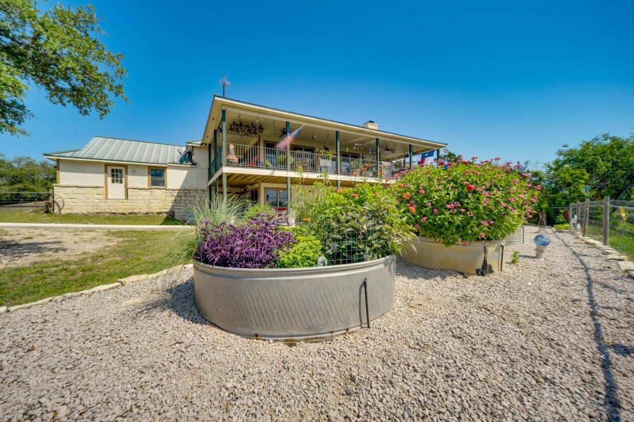 Retreat With Private Hot Tub And Patio! Fredericksburg
