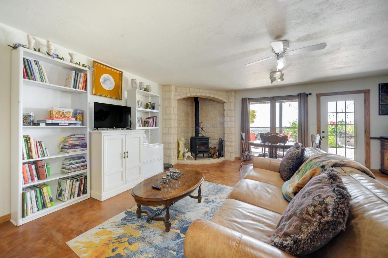 Retreat With Private Hot Tub And Patio! *