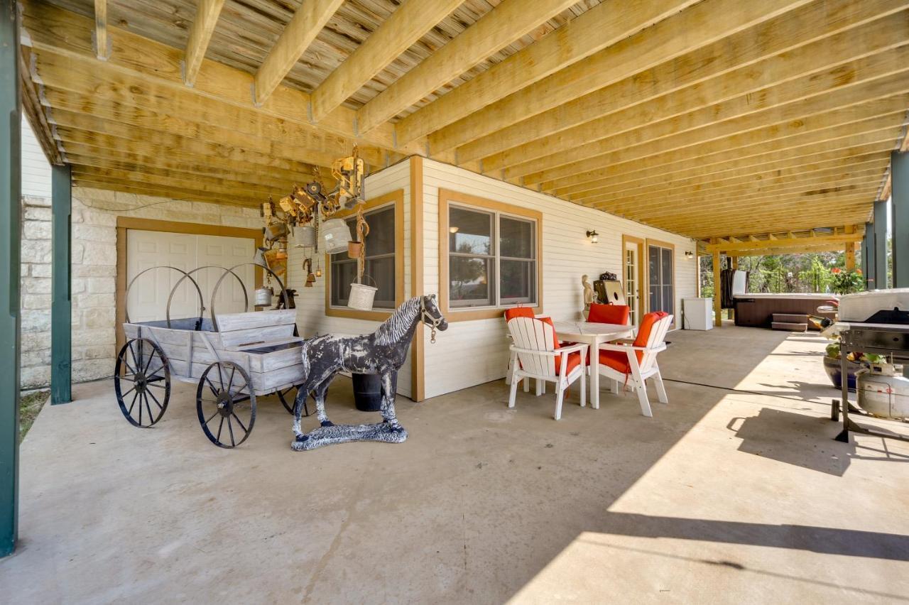 Retreat With Private Hot Tub And Patio! Holiday home