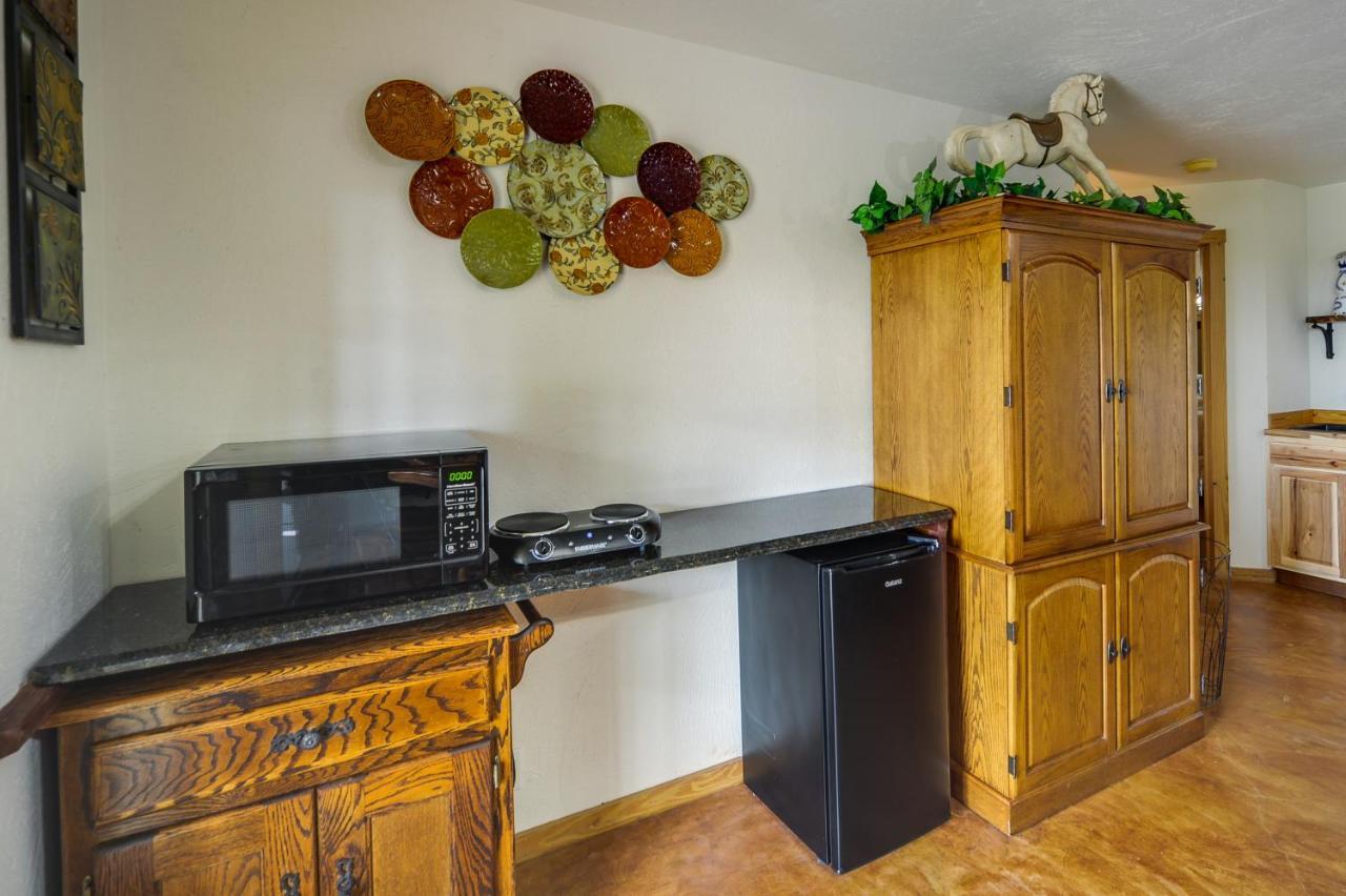 Holiday home Retreat With Private Hot Tub And Patio!